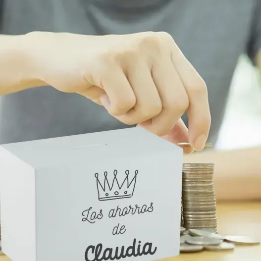 Hucha de madera personalizada corona (Vista alternativa)