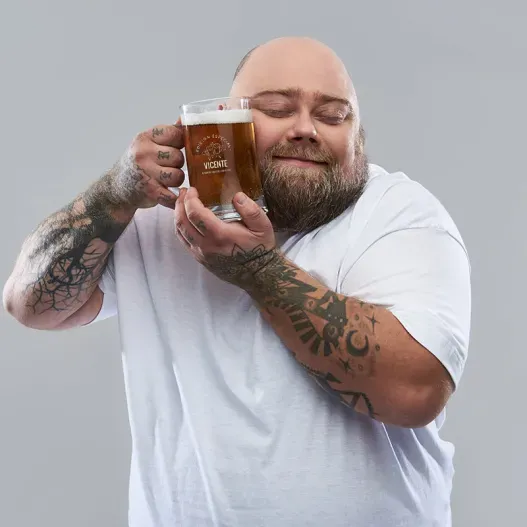 Jarra de cerveza grabada 'Edici&oacute;n especial' (Detalle de presentación)