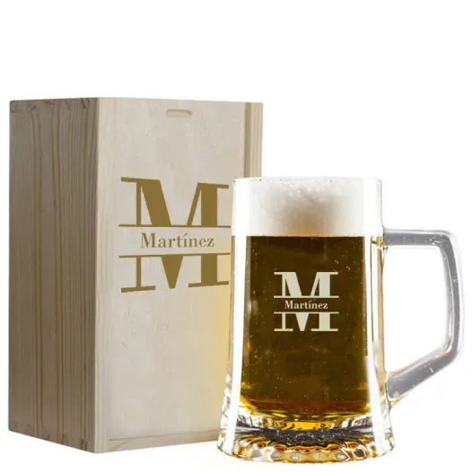 Jarra de cerveza inicial en estuche grabado (Vista alternativa)