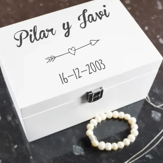 Joyero para mujer personalizado (Idea de regalo original)