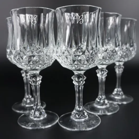 Juego de 6 copas de vino talladas grabadas