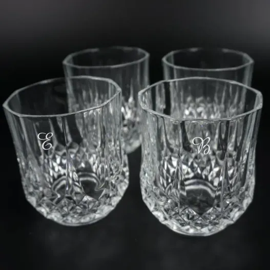 Juego de 6 vasos de whisky tallados grabados (Detalle de presentación)