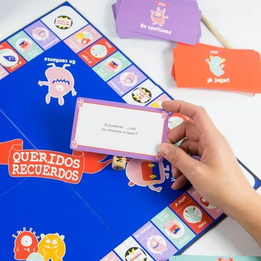 Juego Queridos Recuerdos para familias (Detalle de presentación)