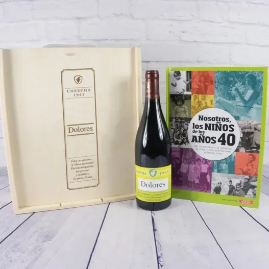Kit a&ntilde;o de nacimiento 'D&eacute;cada de los 40' (Detalle de presentación)