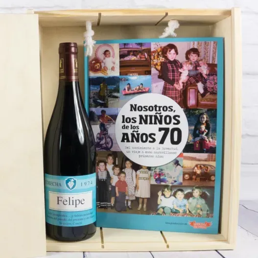 Kit a&ntilde;o de nacimiento 'D&eacute;cada de los 70' (Detalle de presentación)