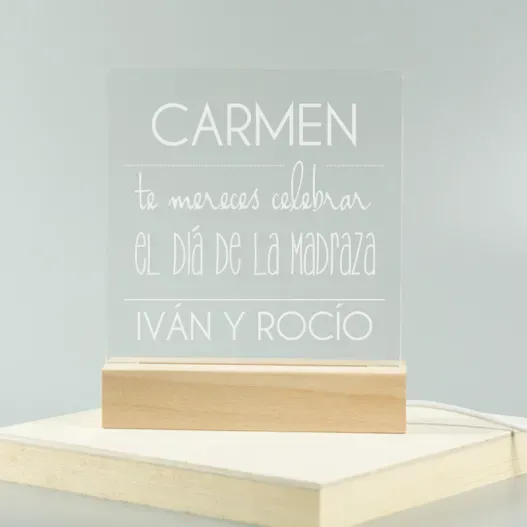 L&aacute;mpara led grabada para madre 'Te mereces'