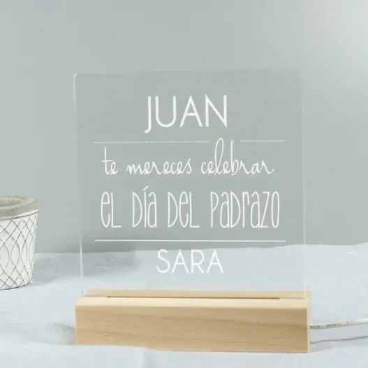 L&aacute;mpara led grabada para padre 'Te mereces'