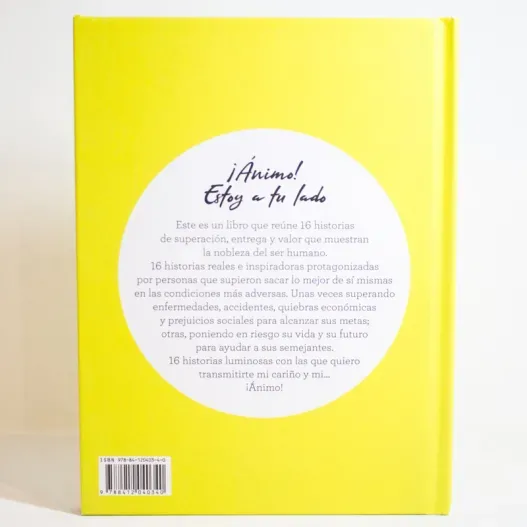 Libro &iexcl;&Aacute;nimo! con nombre grabado (Detalle de presentación)