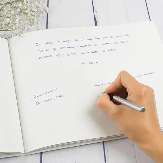 Libro de firmas de boda personalizado con nombres y fecha (Detalle de presentación)