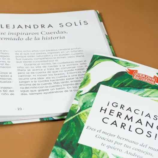 Libro &iexcl;Gracias, herman@! con tarjeta personalizada (Vista alternativa)