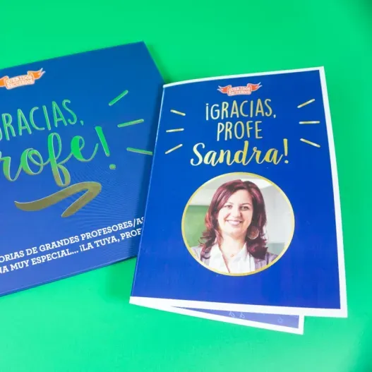 Libro &iexcl;Gracias, profe! con tarjeta personalizada con foto (Vista alternativa)