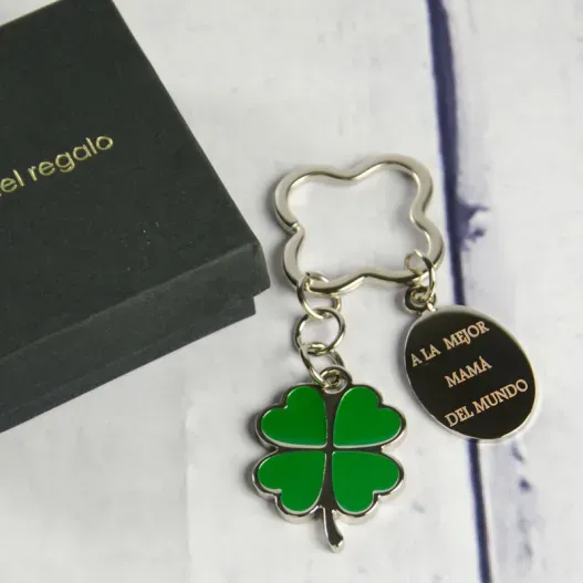 Llavero grabado tr&eacute;bol (Idea de regalo original)