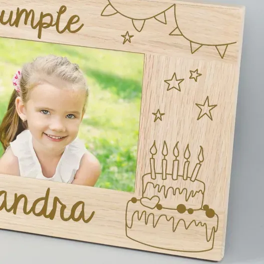 Marco de fotos infantil personalizado para cumple (Idea de regalo original)