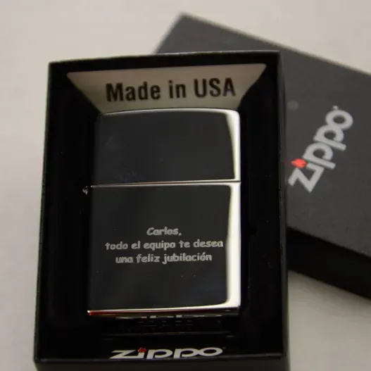 Mechero Zippo especial jubilaci&oacute;n (Detalle de presentación)