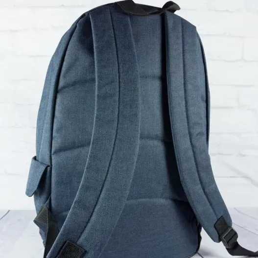 Mochila bordada (Detalle de presentación)