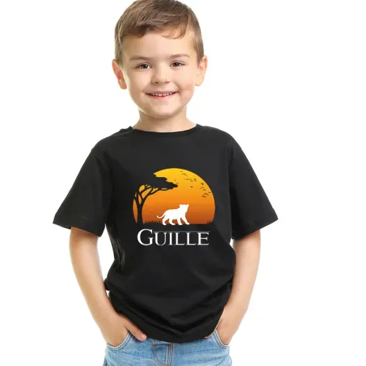 Pack camisetas negras padre e hijo personalizadas con nombre 'Leones' (Detalle de presentación)