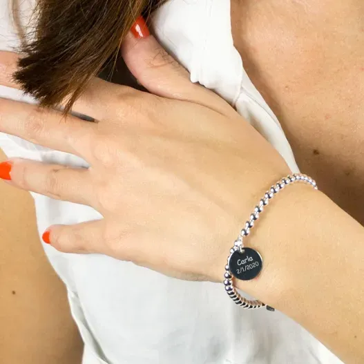 Pulsera bolitas plata personalizada (Detalle de presentación)