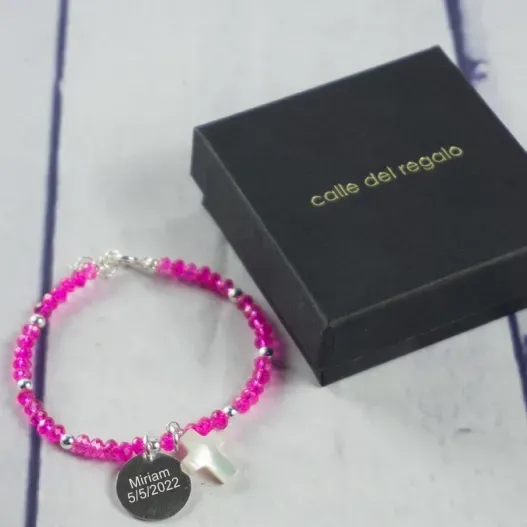 Pulsera 'Comuni&oacute;n' de piedras rosas personalizada (Idea de regalo original)