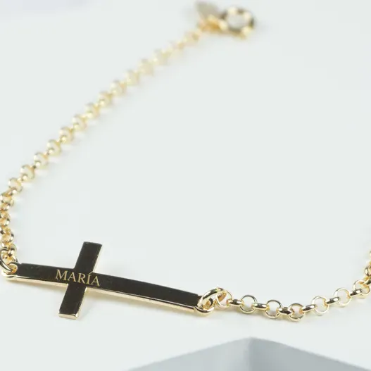 Pulsera cruz personalizada ba&ntilde;ada en oro (Foto de catálogo)