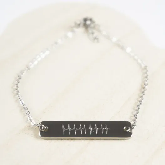 Pulsera de cadena personalizada 'Latidos' (Vista alternativa)