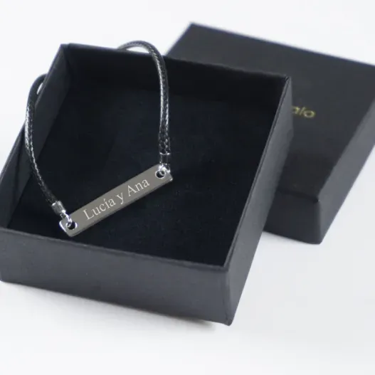 Pulsera de plata personalizada con nombre (Vista alternativa)