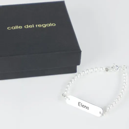 Pulsera de plata ni&ntilde;a grabada (Detalle de presentación)