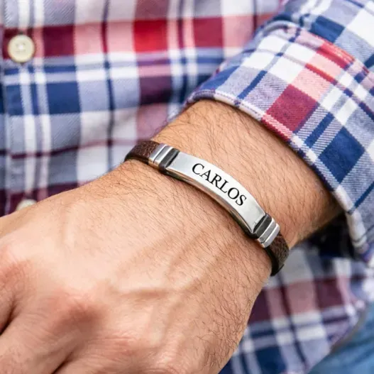 Pulsera para hombre grabada (Vista alternativa)