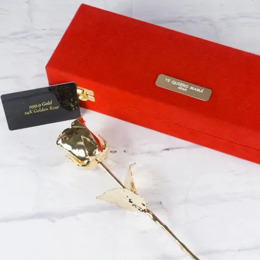 Rosa de oro grabada (Foto de catálogo)