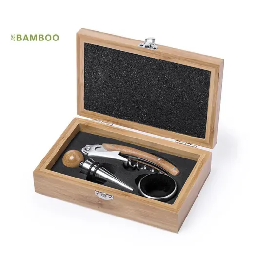 Set de vino de Bamb&uacute; grabado (Detalle de presentación)