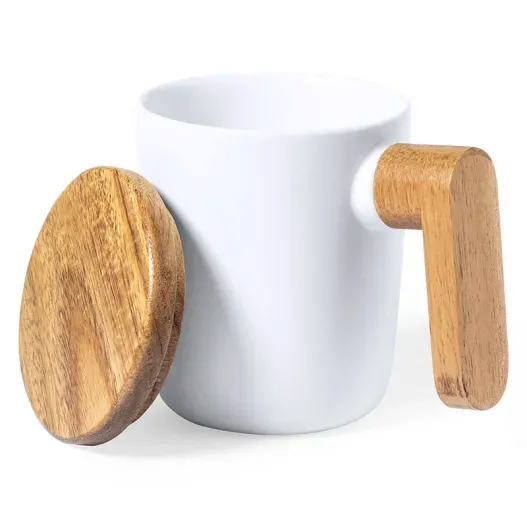 Taza con detalles en madera natural (Vista alternativa)