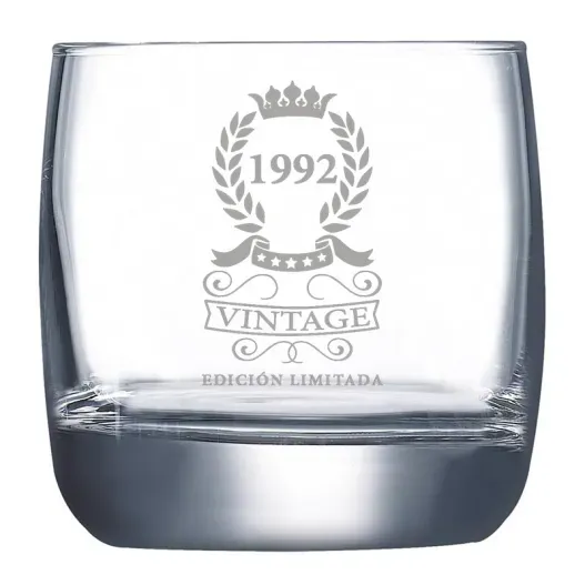 Vaso de whisky grabado '30 Cumplea&ntilde;os' (Detalle de presentación)