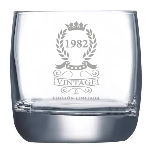 Vaso de whisky grabado '40 Cumplea&ntilde;os' (Detalle de presentación)
