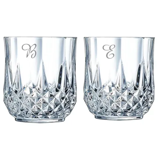 Vasos de whisky tallados grabados con inicial (Foto de catálogo)