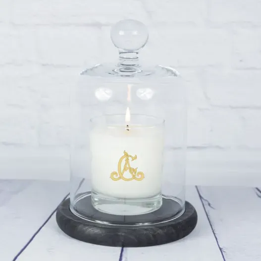 Vela blanca personalizada con monograma
