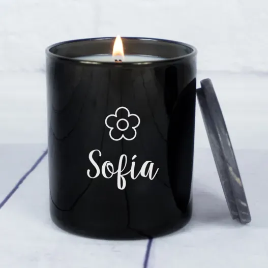 Vela grabada con nombre y motivo