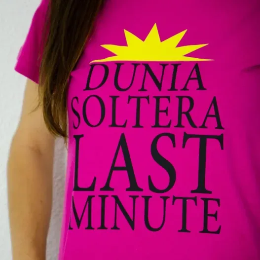 Camiseta soltera last minute personalizada (Vista alternativa)