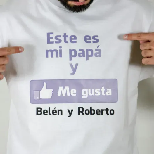 Camiseta me gusta mi pap&aacute; personalizada (Detalle de presentación)