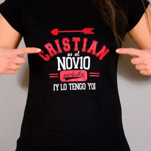 Camiseta Novio Perfecto personalizada (Detalle de presentación)