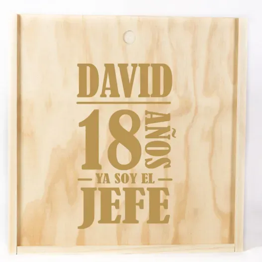 Camiseta personalizada 18 a&ntilde;os (Detalle de presentación)