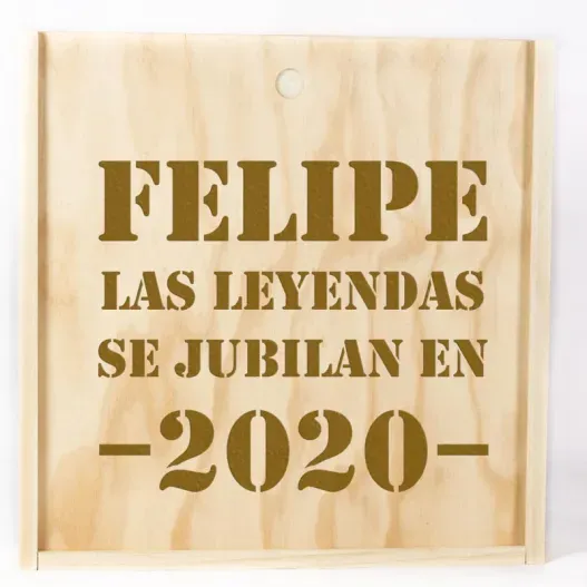 Camiseta personalizada Las leyendas se jubilan (Detalle de presentación)