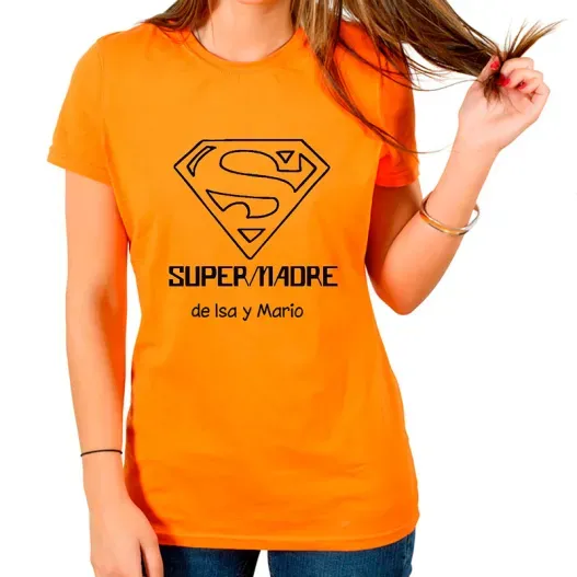 Camiseta personalizada SuperMadre (Detalle de presentación)