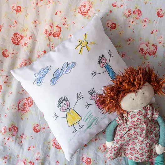 Coj&iacute;n cuadrado con el dibujo de tu hijo (Vista alternativa)