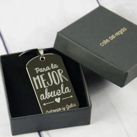 Colgante personalizado para la mejor abuela (Detalle de presentación)