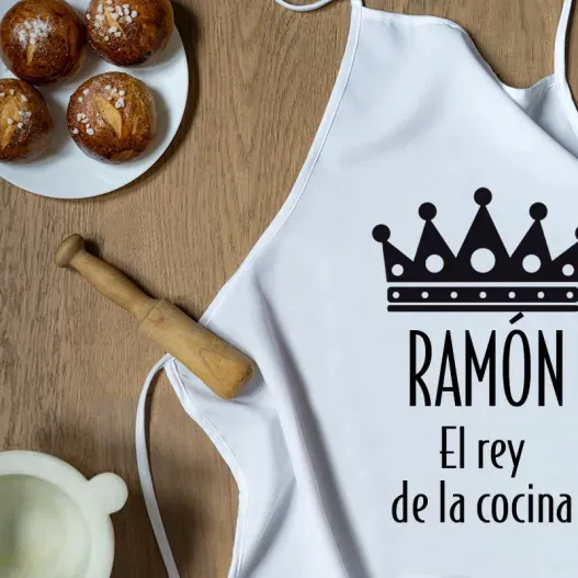Delantal "El rey de la cocina" personalizado (Vista alternativa)