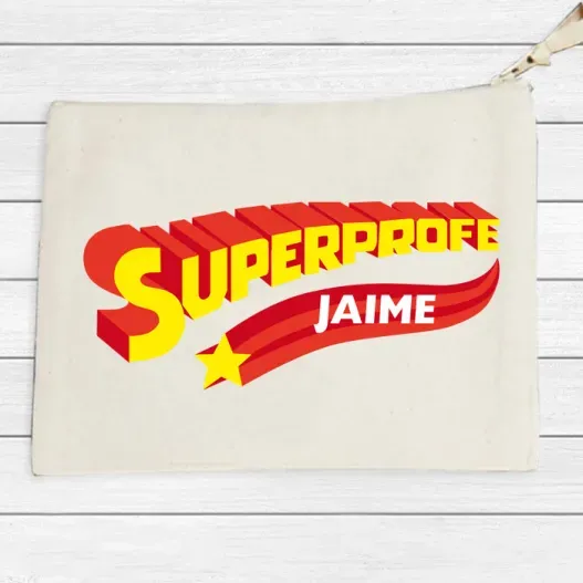 Neceser BIO personalizado 'Superprofe' (Detalle de presentación)