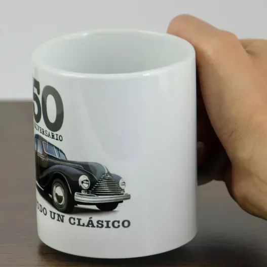 Taza para hombre 50 cumplea&ntilde;os (Detalle de presentación)