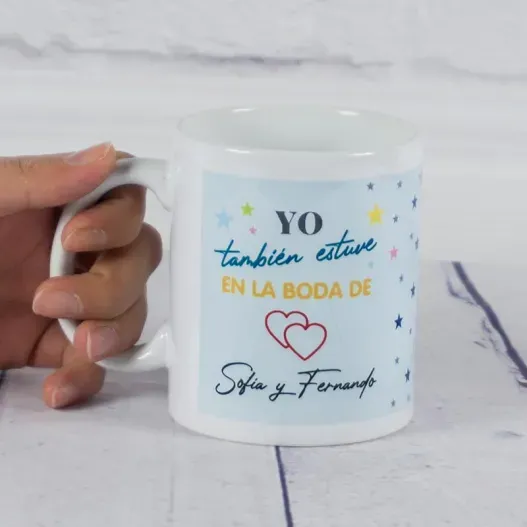 Taza personalizada para invitados 'Boda de' (Detalle de presentación)