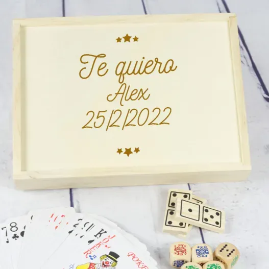 Estuche de juegos de mesa grabado