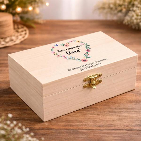 Caja de madera personalizada con nombre