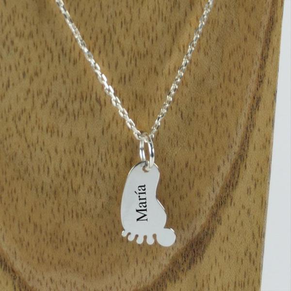 Colgante de plata pie de bebé personalizado